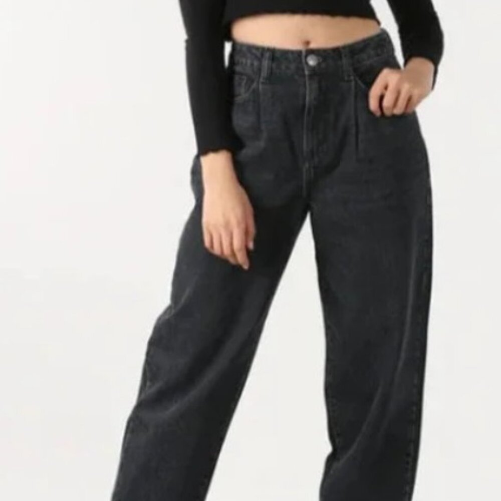 FIRM. NWT Old Navy Dark Wash Denim Jeans Extra High-Rise Balloon. Size 8 Women's